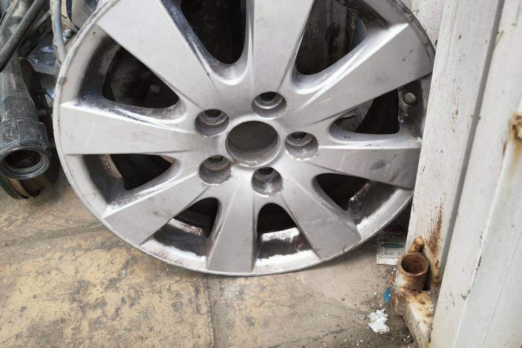 طقم جنطات تويوتا كامري قياس 16