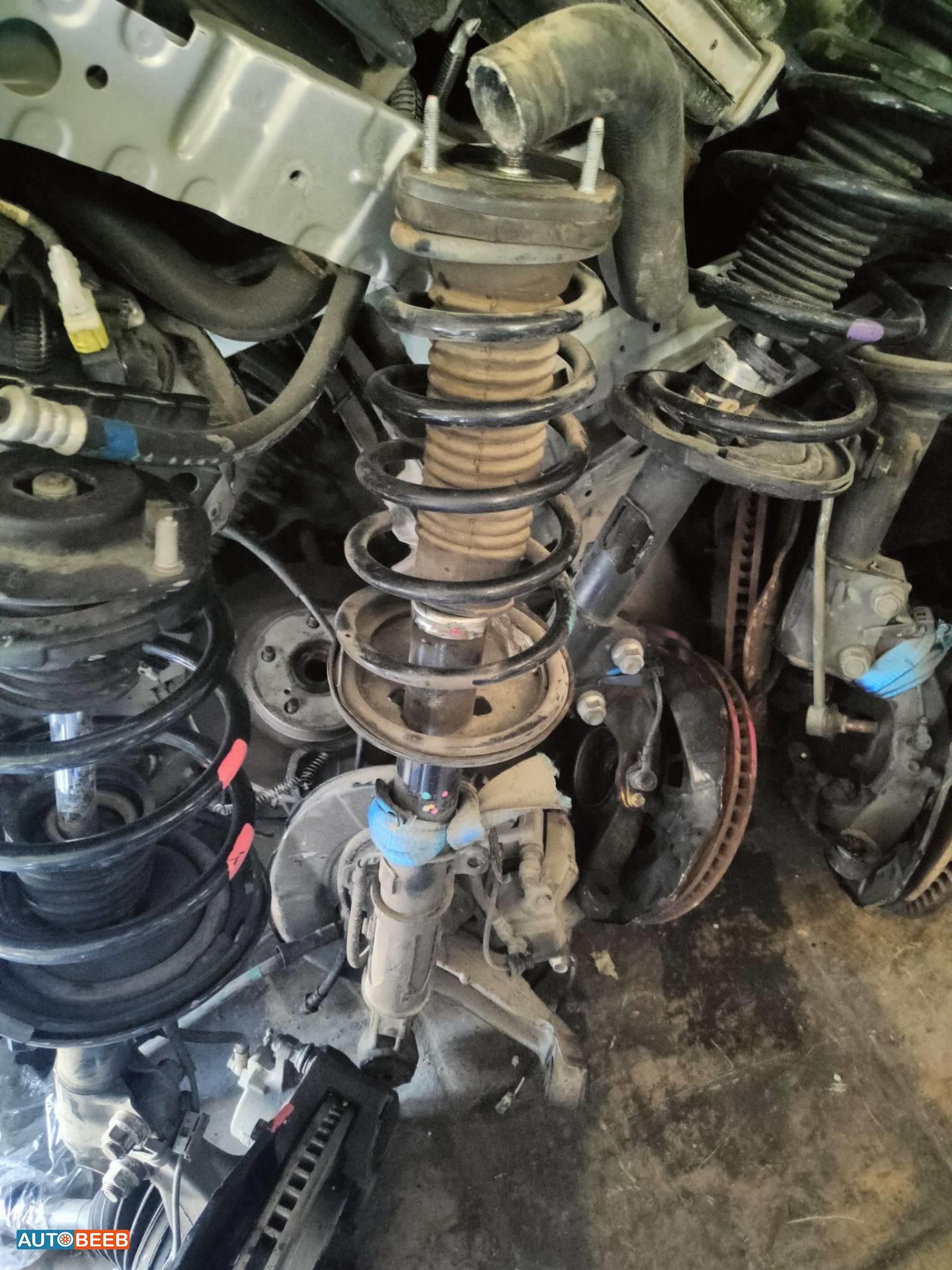 صنوبرص خلفي تويوتا كامري 2017