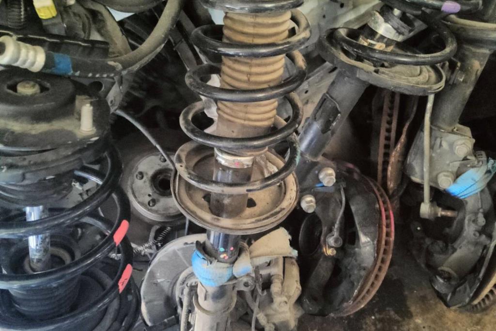  Shock Absorber Toyota Camry