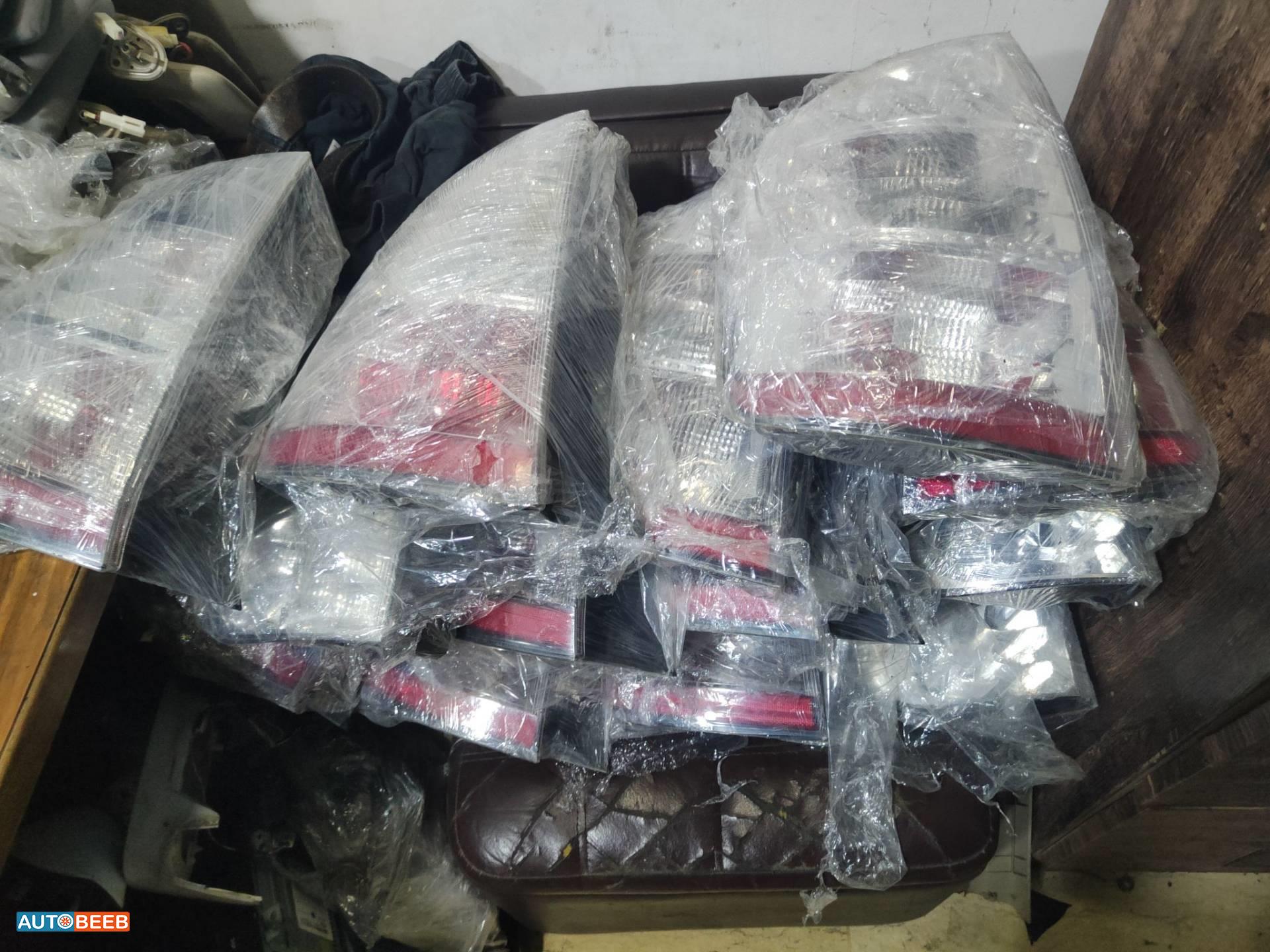 ضوء خلفي يمين شمال تويوتا بريوس 2009