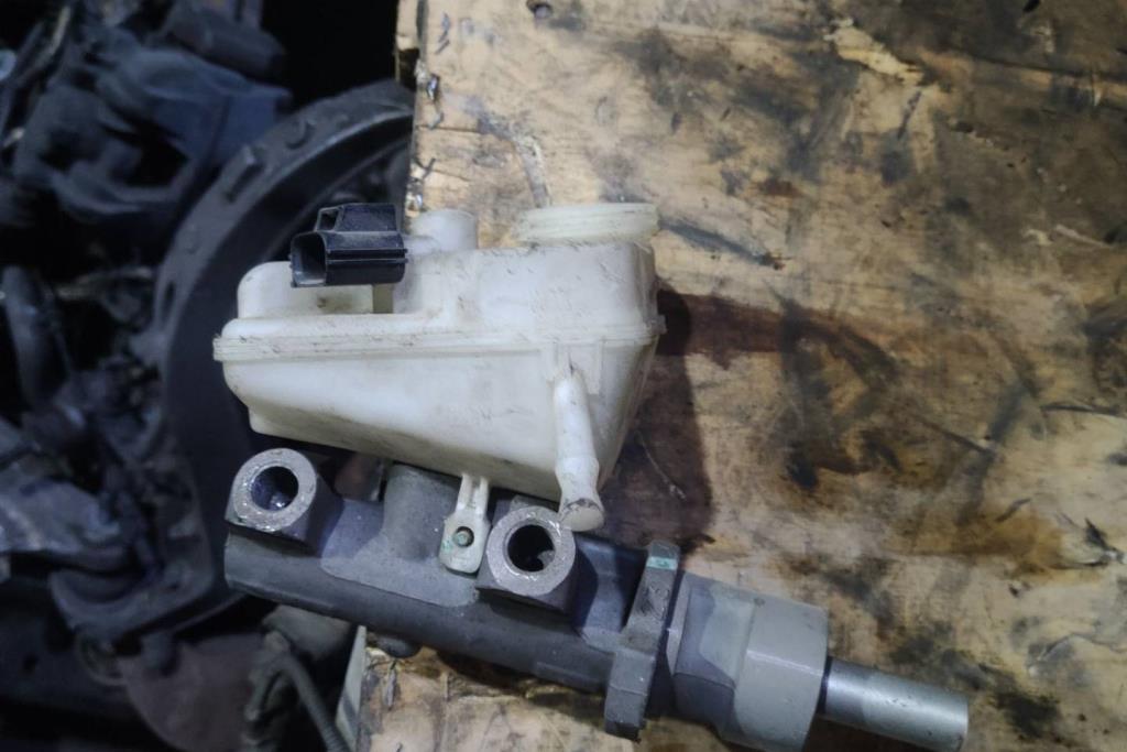 طرمبة بريك جاكوار x type 2005