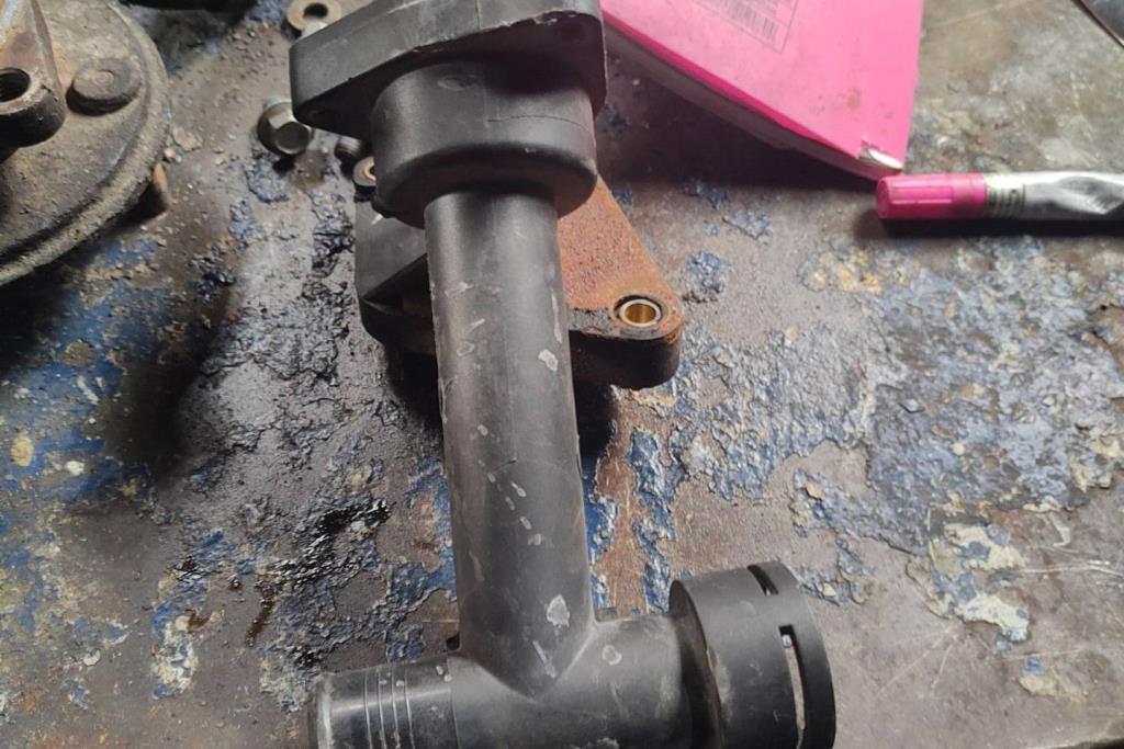 سكبة ثيرموس جاكوار x type 2009