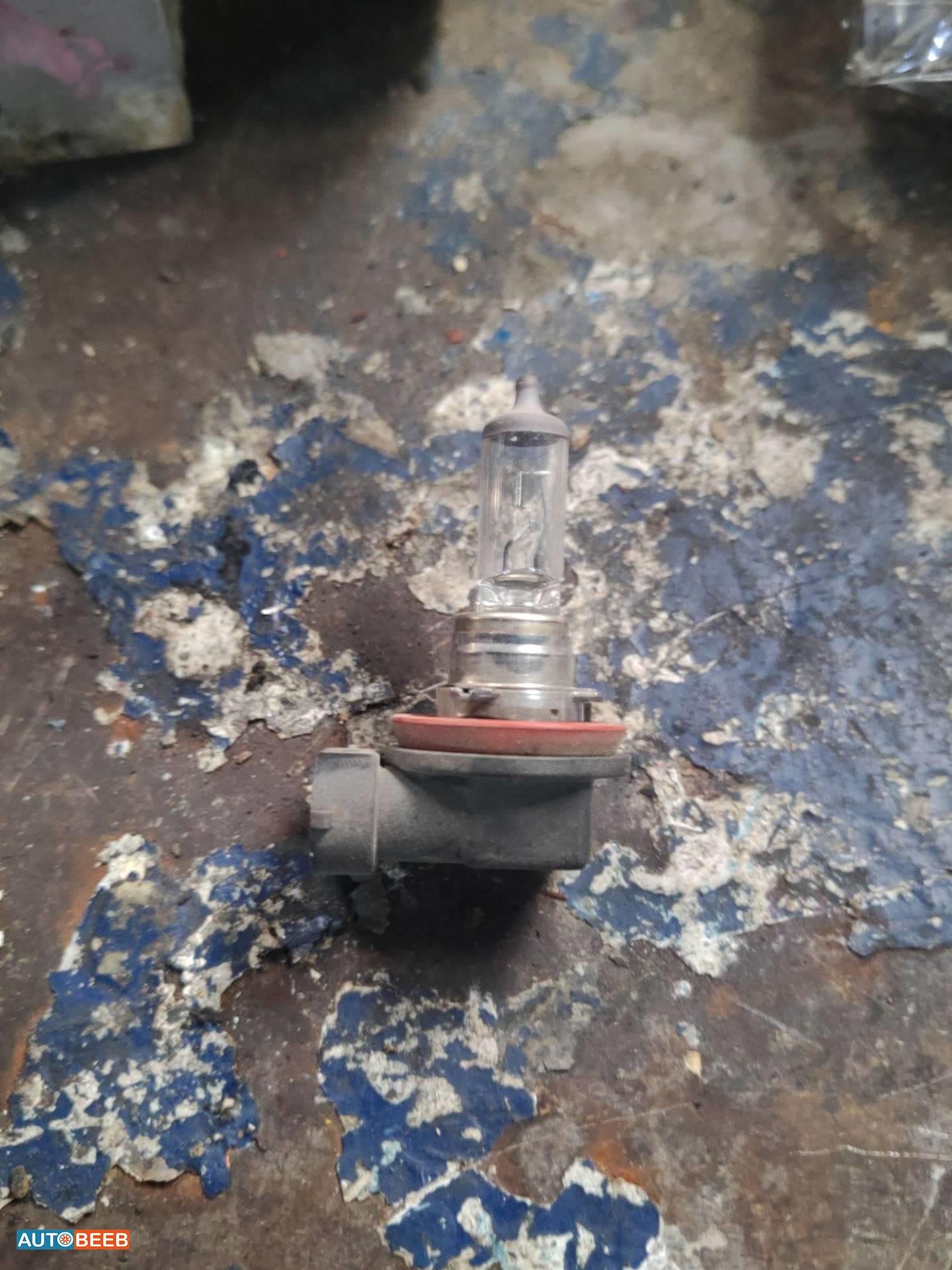 لمبه كشاف جاكوار s type 2005