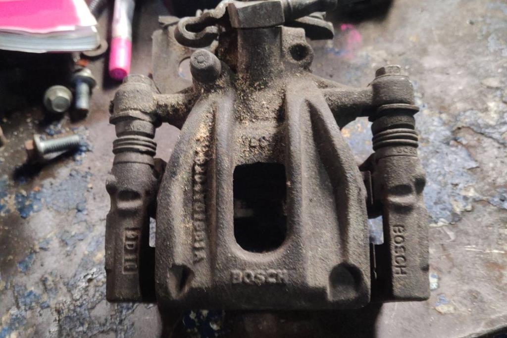 مخ بريك جاكوار x type 2005