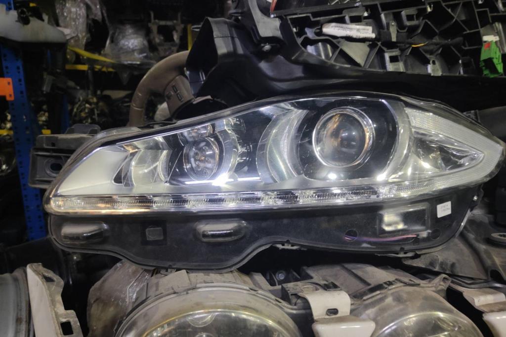 Lights Front light Jaguar XJ8