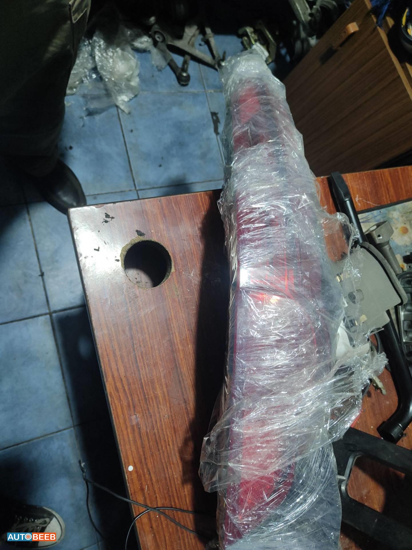 ضوء خلفي يمين شمال جاكوار f type 2015