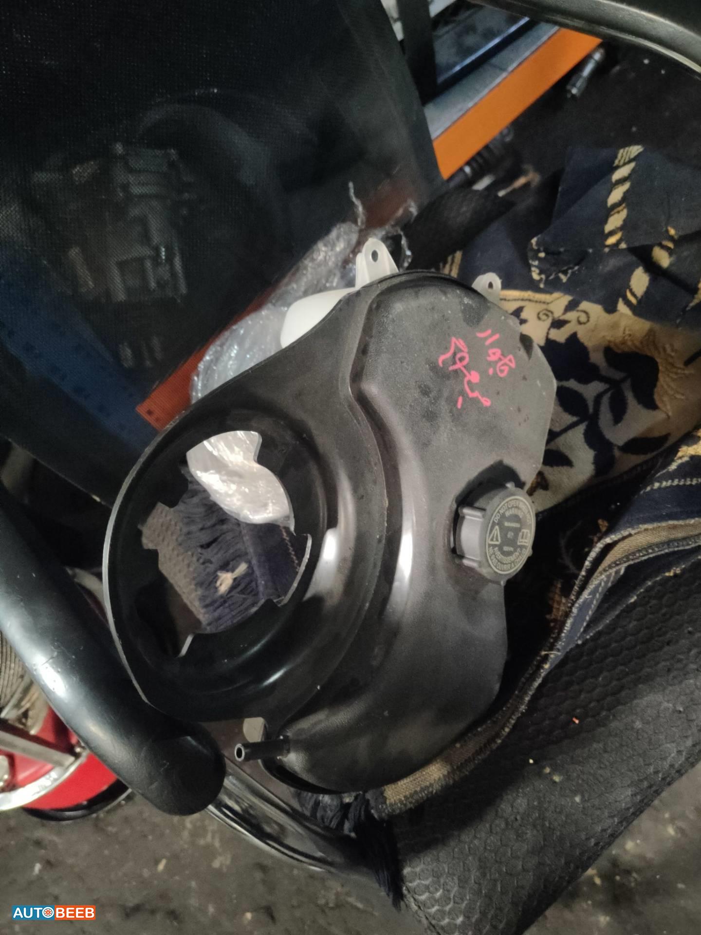 مطرة ماء جاكوار x type 2005