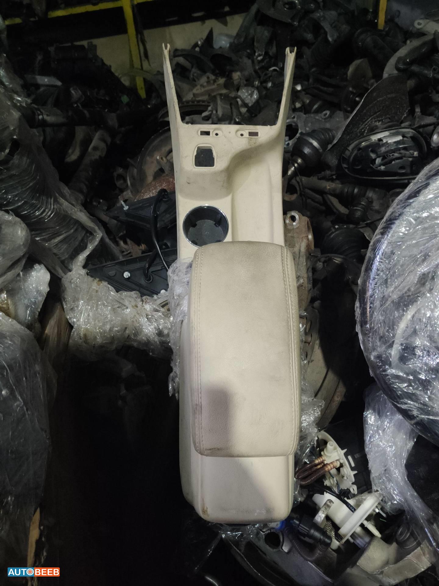 جحش وسط جاكوار x type 2005