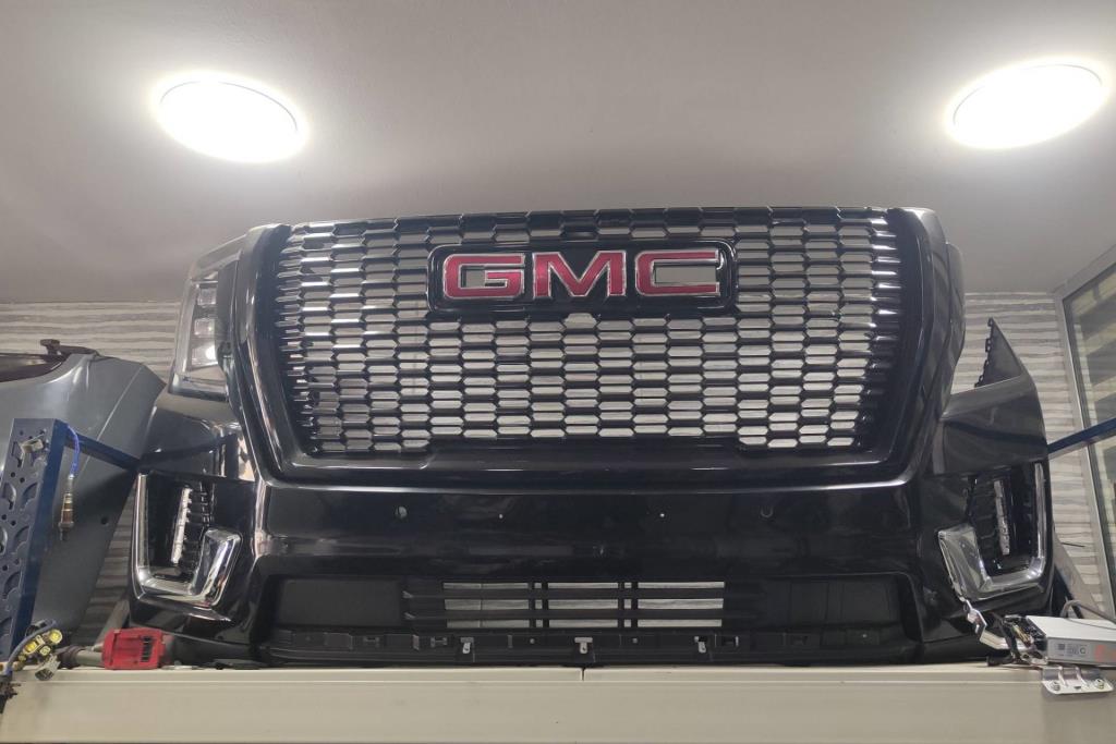 Body  Bumper GMC Yukon