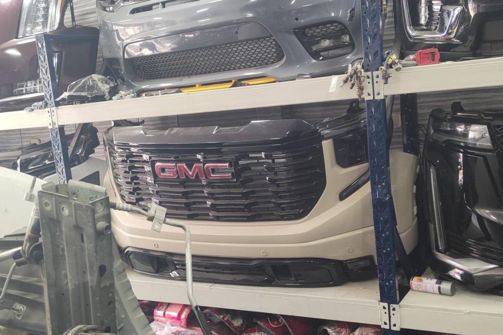 واجهة أمامية طمبون اضوية يمين شمال جي ام سي سييرا 2024