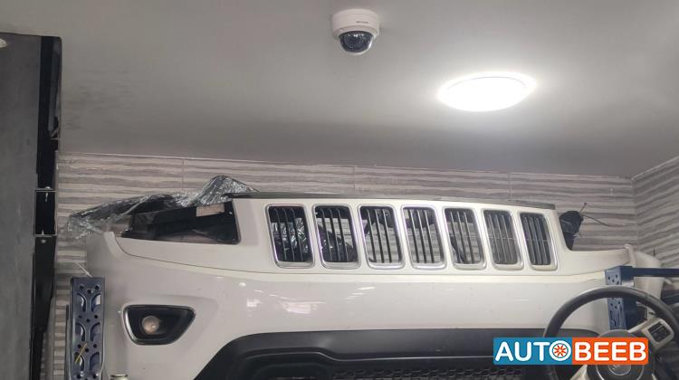 Body  Bumper Jeep Grand Cherokee