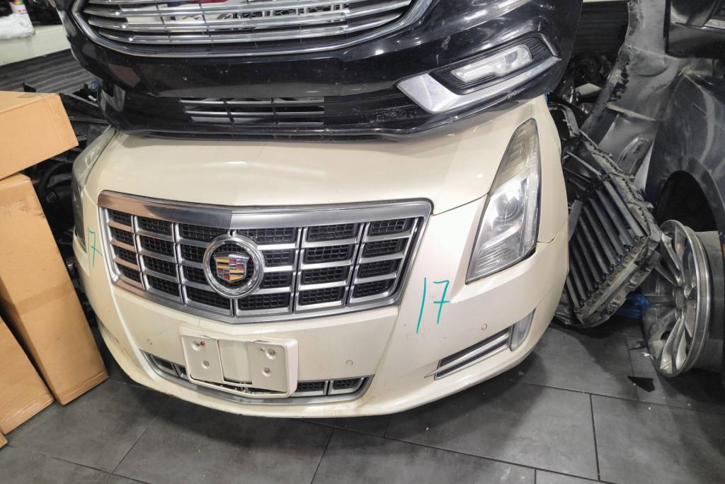 بوز كامل اضوية يمين شمال كاديلاك اكس تي اس 2015 2016 2017