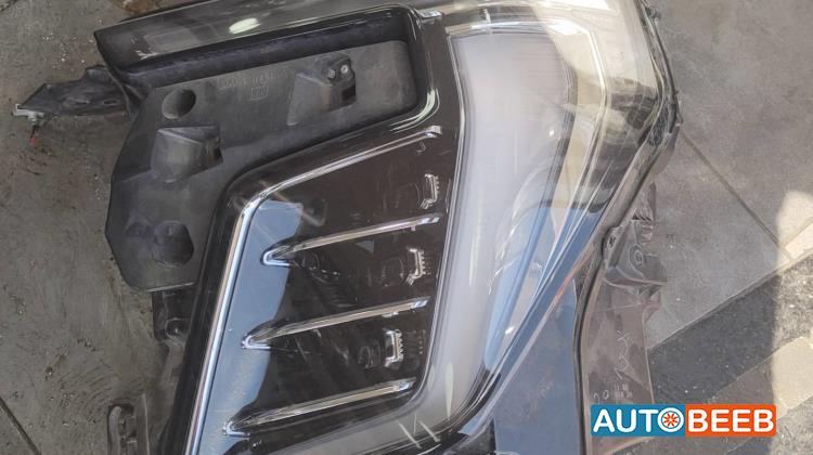 ضوء امامي يمين شمال جي ام سي يوكن 2026