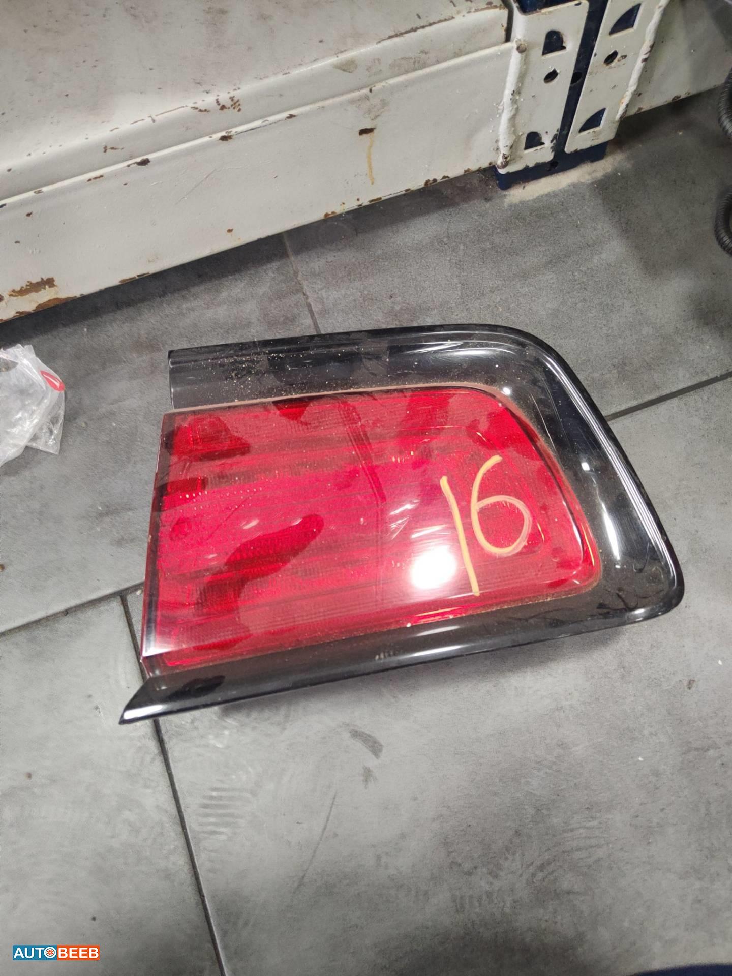 ضوء خلفي يمين شمال دودج تشارجر 2020 2021