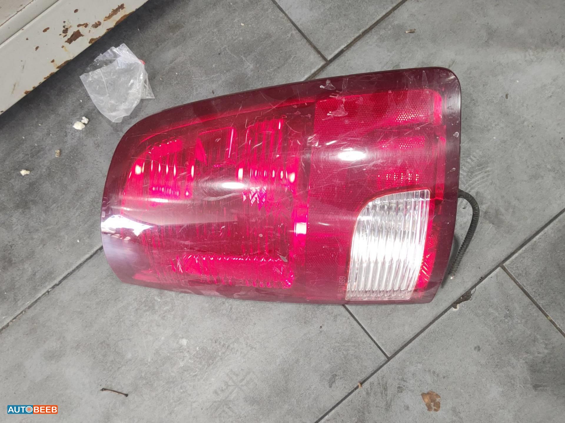 ضوء خلفي يمين شمال دودج رام 2015 2016 2017