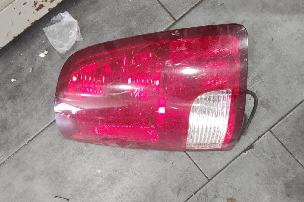 ضوء خلفي يمين شمال دودج رام 2015 2016 2017