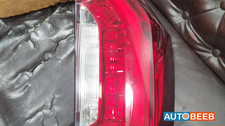 ضوء خلفي يمين شمال جي ام سي يوكن 2024 2025