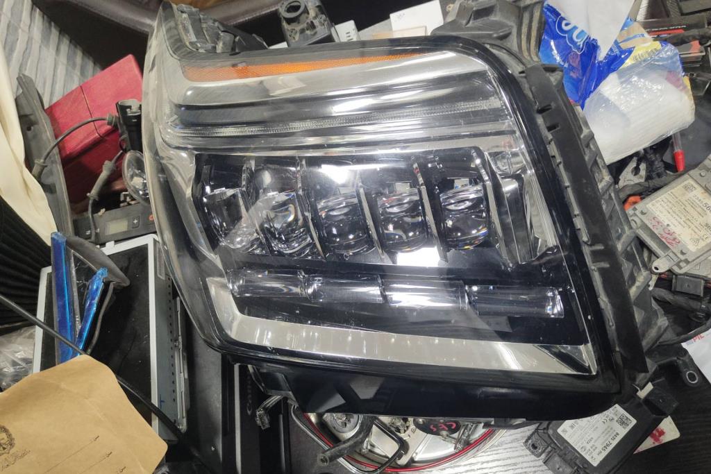 Lights Front light Cadillac Escalade