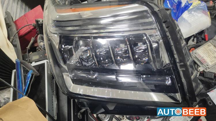 ضوء امامي يمين شمال كاديلاك اسكاليد 2018 2019 2020