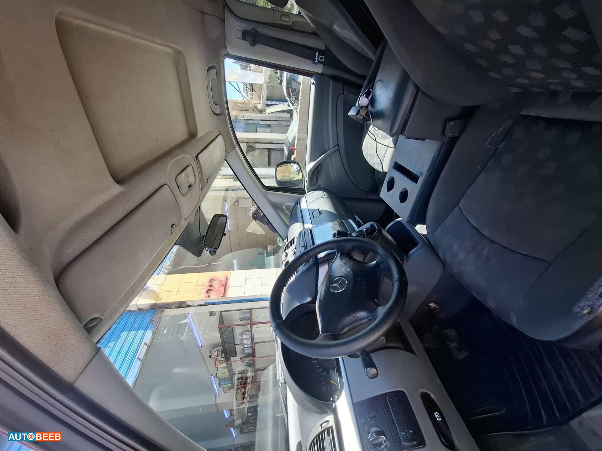 مرسيدس بنز  2005