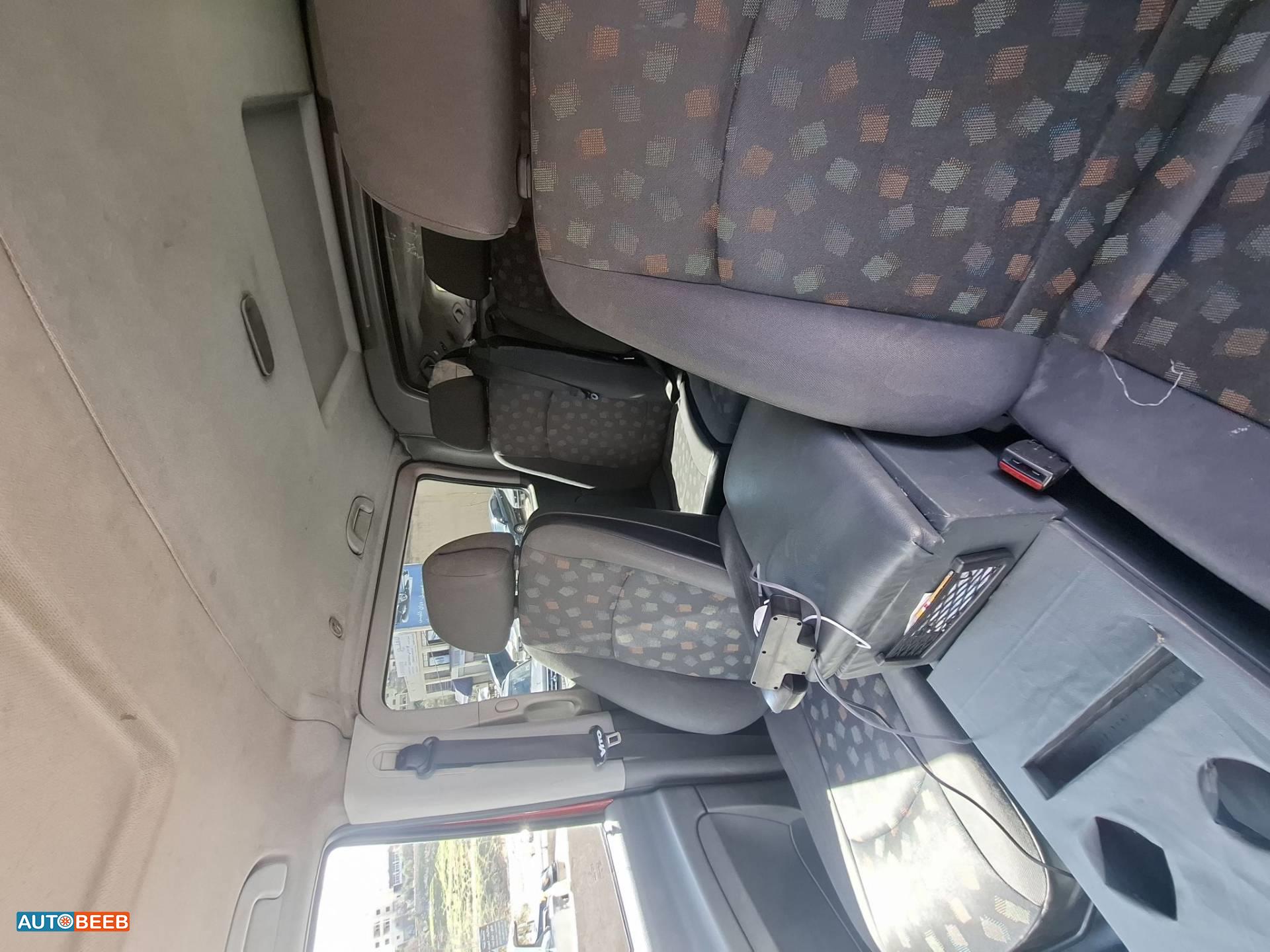 مرسيدس بنز  2005