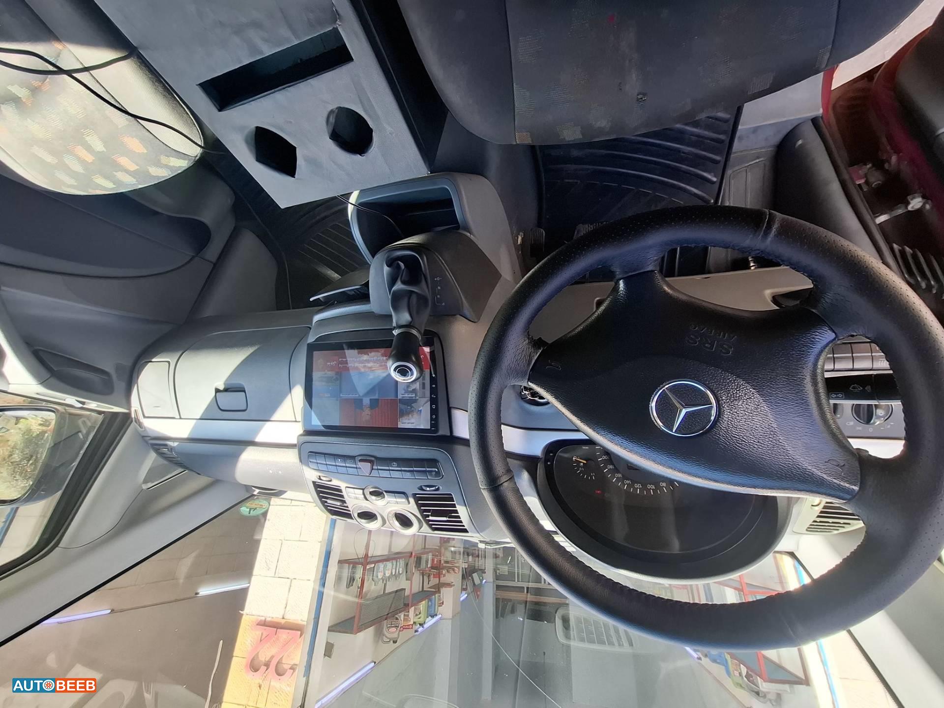 مرسيدس بنز  2005