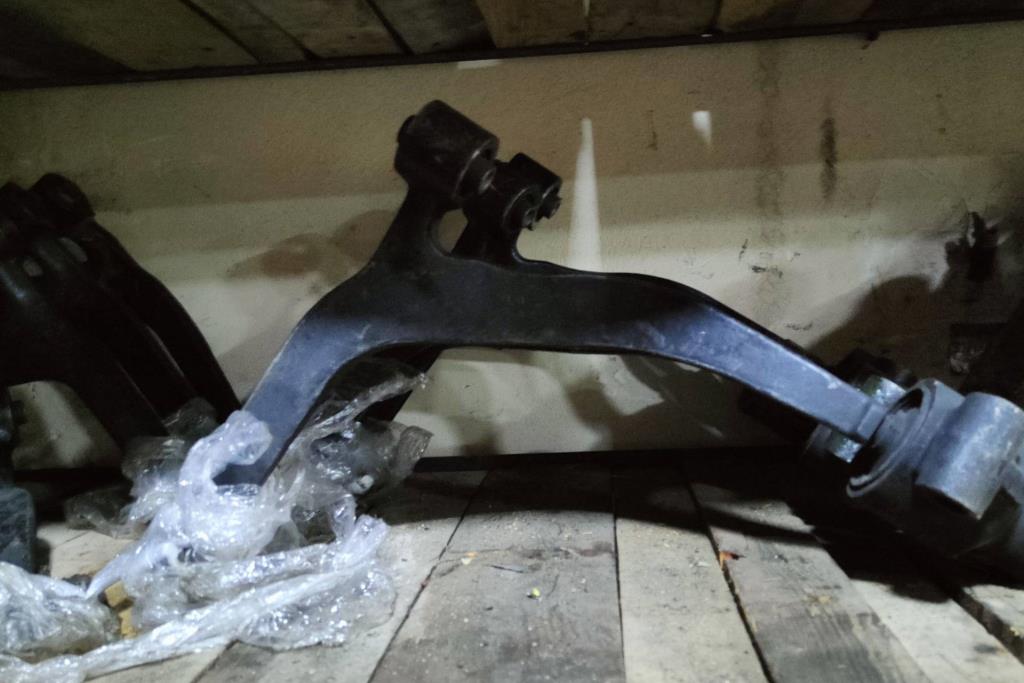 كفة عجل انفينيتي اف اكس 35 2004 2005