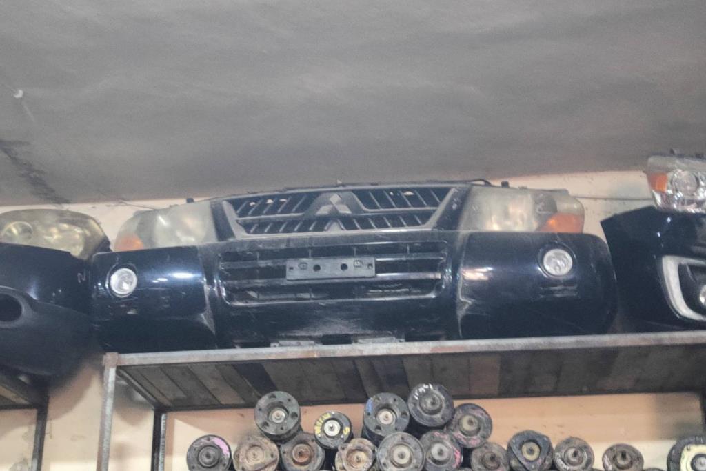 Body  Bumper Mitsubishi Pajero