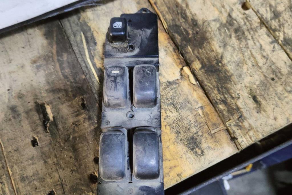 Cabin  Control buttons Mitsubishi Galant