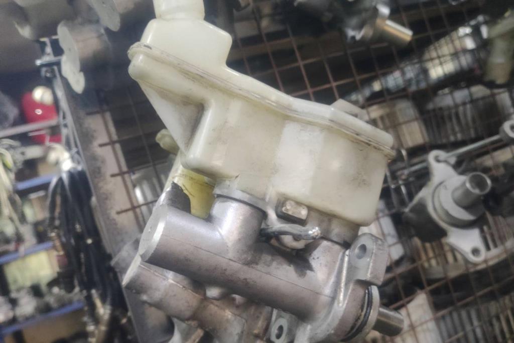 طرمبة بريك نيسان تيدا 2007 2008 2009 2010 2011