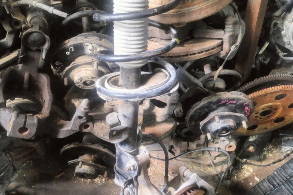 صنوبرص أمامي نيسان مورانو 2015 2016