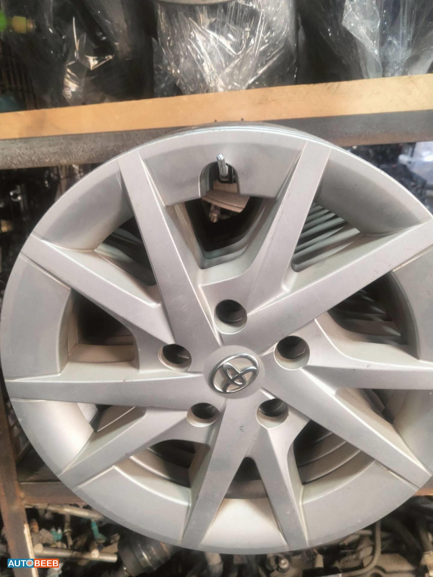 Wheel and Rims Wheel Covers  Toyota Prius
