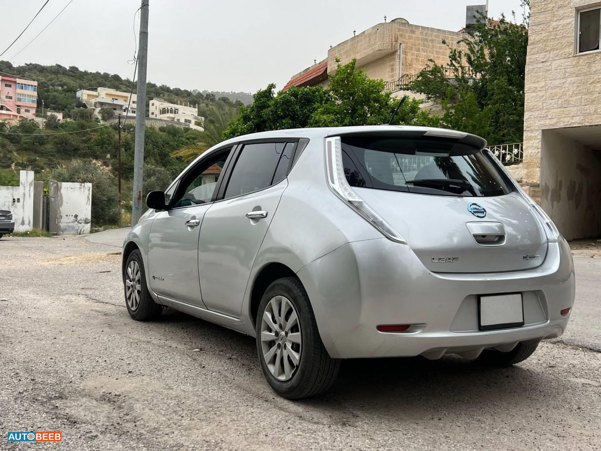 نيسان ليف 2013