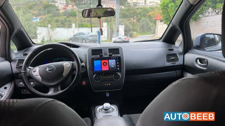 نيسان ليف 2013