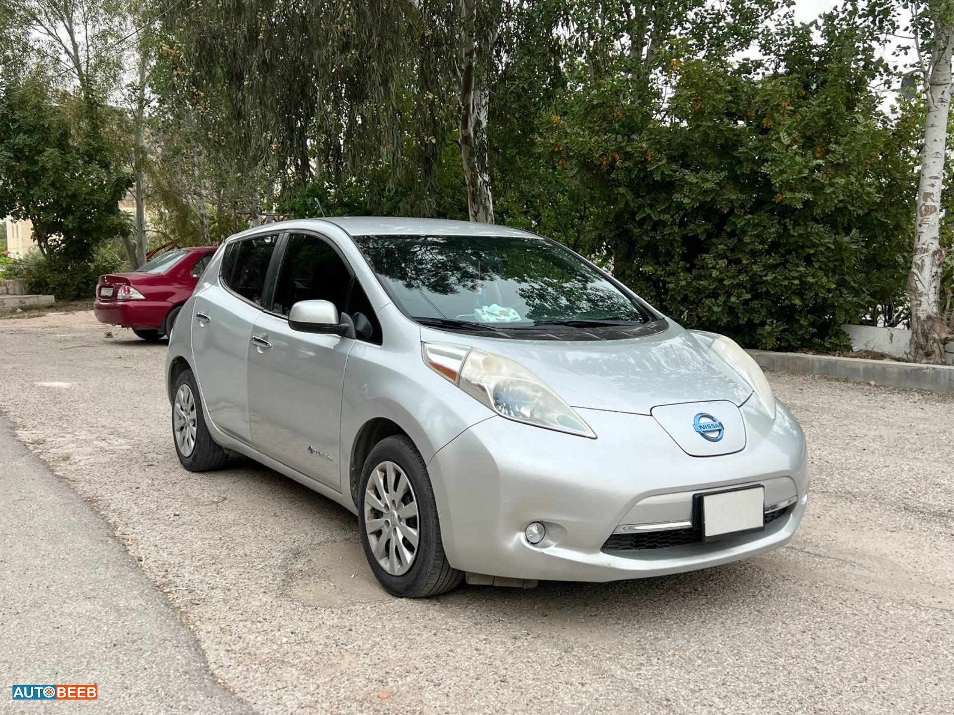 نيسان ليف 2013