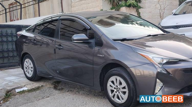 تويوتا بريوس 2017