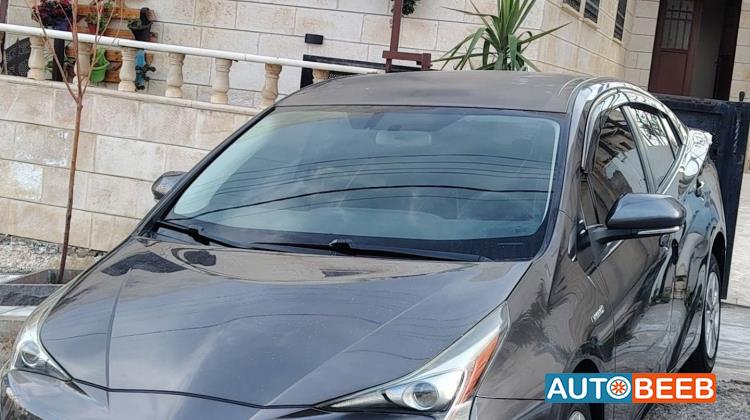 تويوتا بريوس 2017