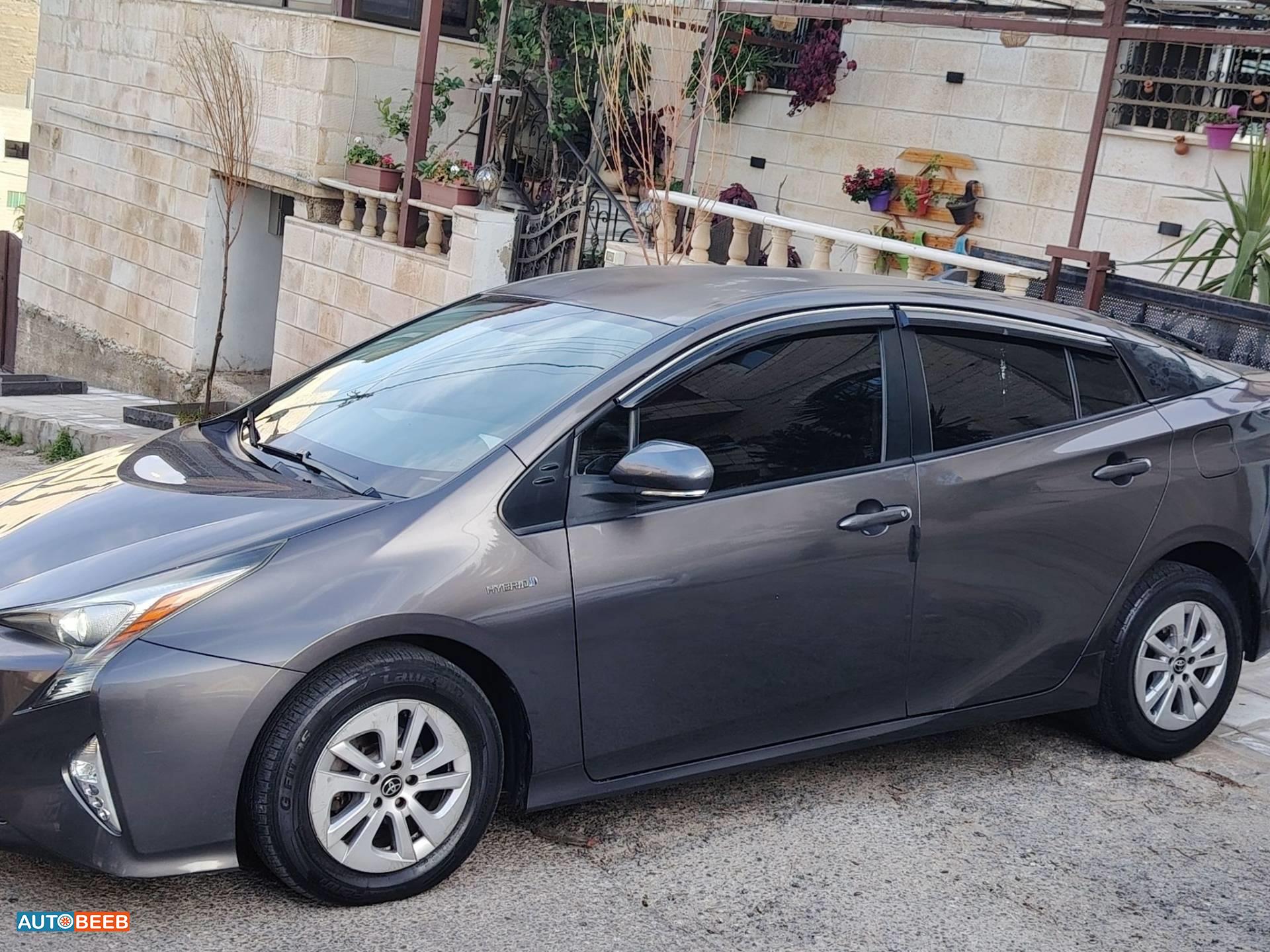 تويوتا بريوس 2017