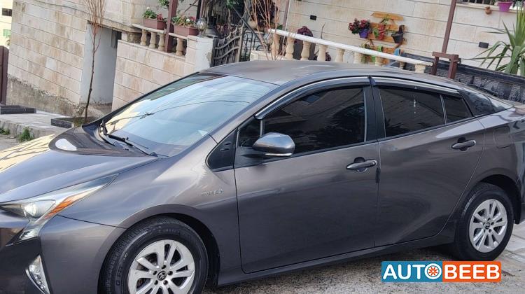 تويوتا بريوس 2017