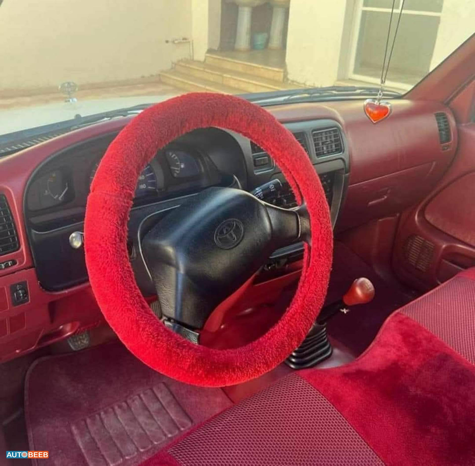 تويوتا هيلوكس 2004