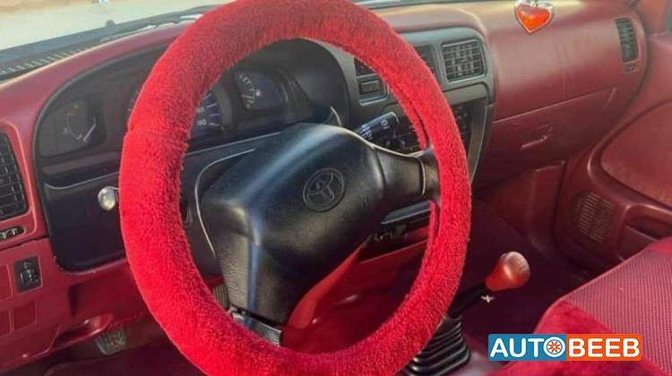 تويوتا هيلوكس 2004