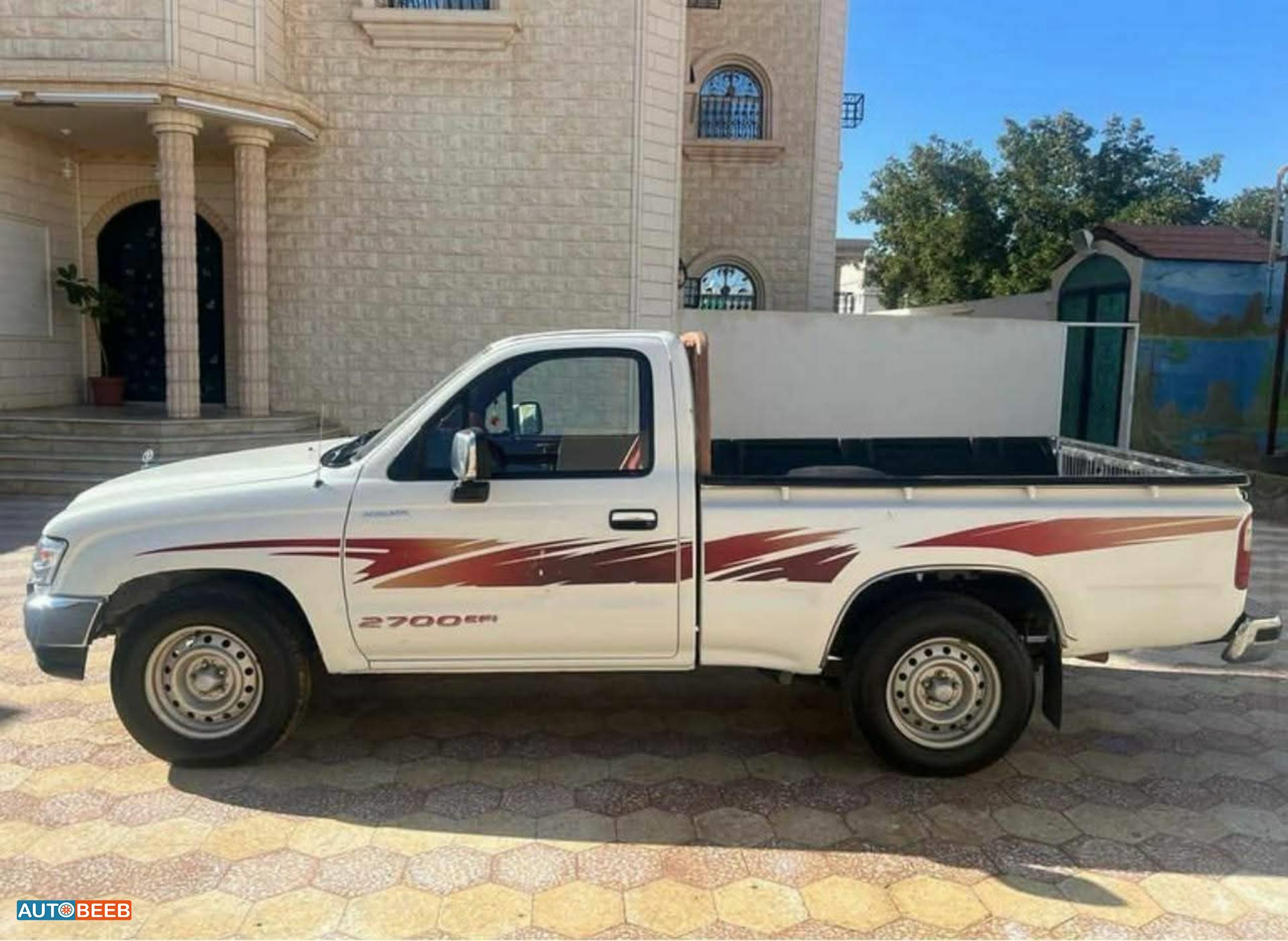 تويوتا هيلوكس 2004