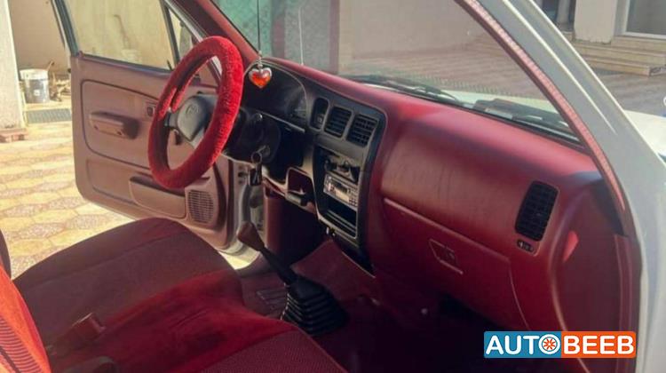 تويوتا هيلوكس 2004