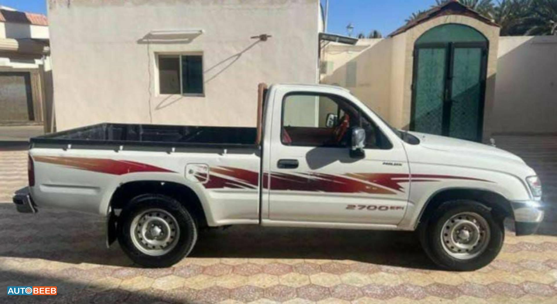 تويوتا هيلوكس 2004