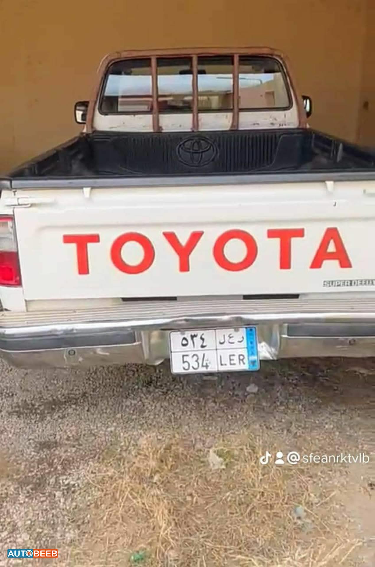 تويوتا هيلوكس 2004