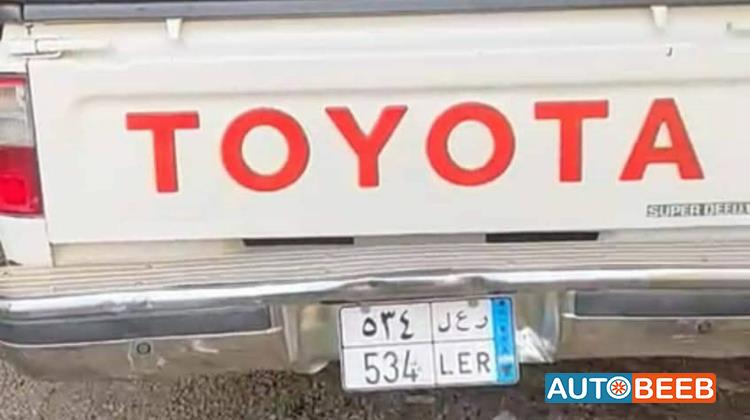 تويوتا هيلوكس 2004