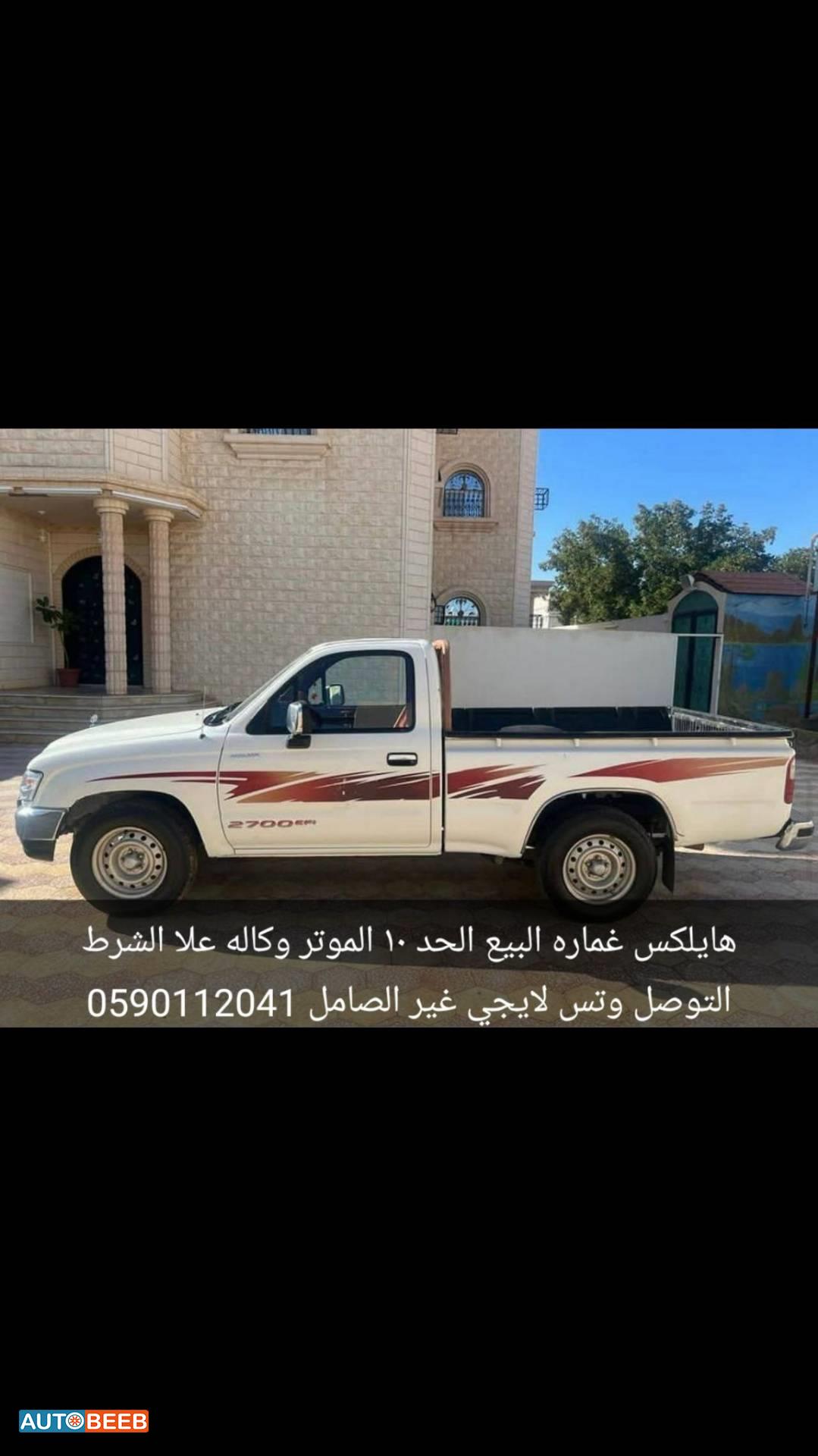 تويوتا هيلوكس 2004