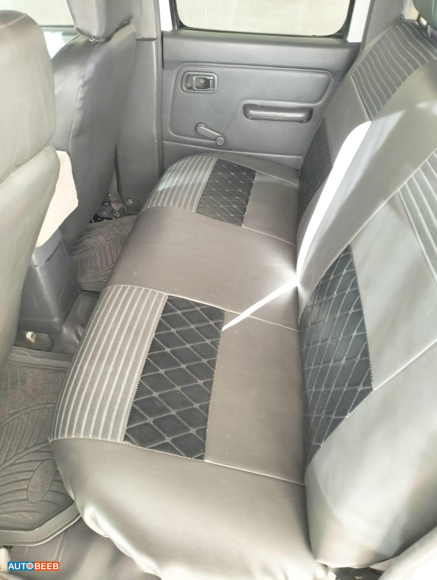 نيسان ددسن 2008