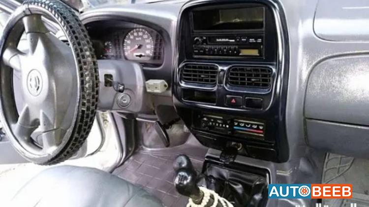 نيسان ددسن 2008