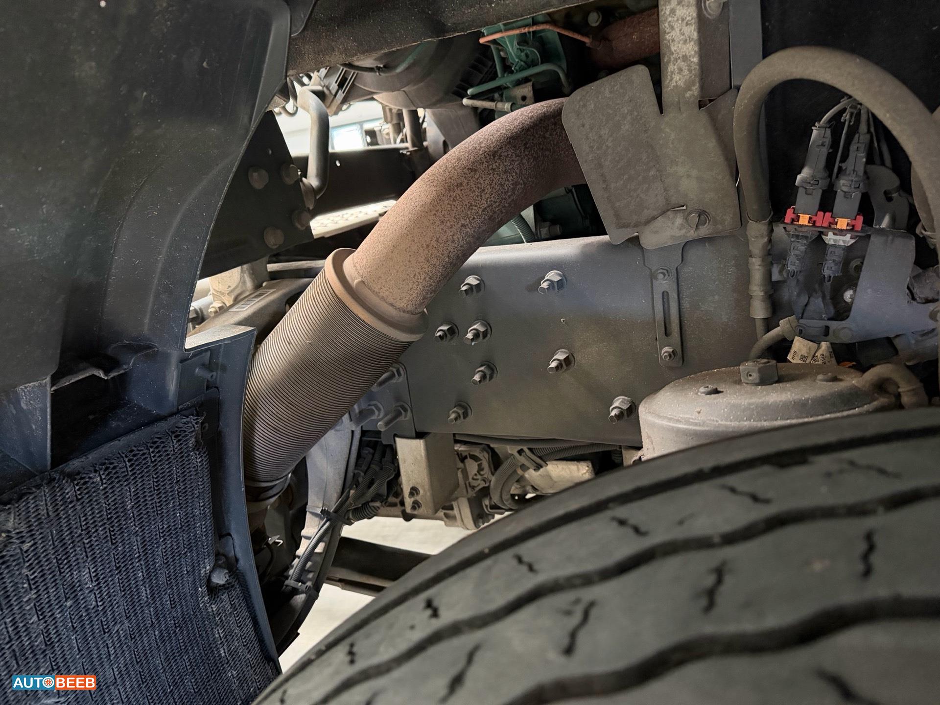 Tractor Unit Volvo 2022